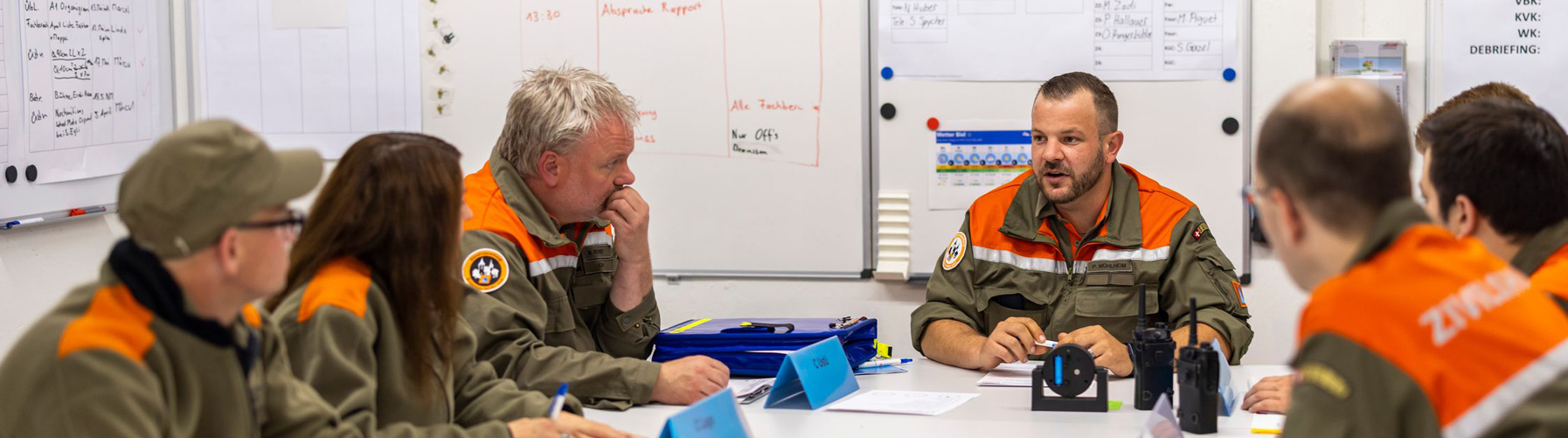 Des collaborateurs d'état-major de la protection dans un rapport Des collaborateurs d'état-major de la protection dans un rapport